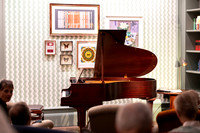 Auriens Emigre cabaret