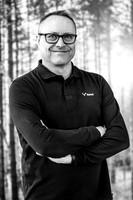 Metsa Headshots B&W-85