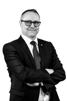 Metsa Headshots B&W-60